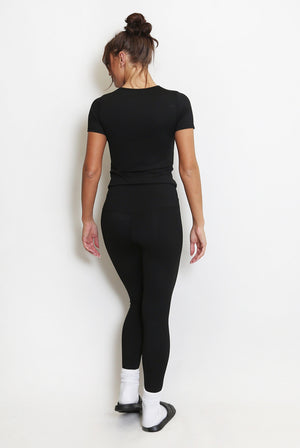 Athleisure T-shirt And Leggings Set - Oakley - Storm Desire