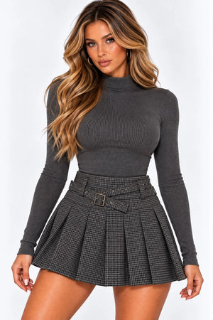 Grey houndstooth pleated mini skirt with belt and defined pleats