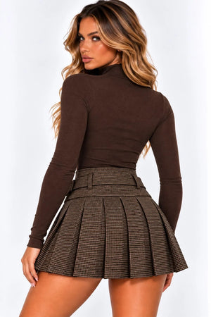 Brown houndstooth pleated mini skirt with belt, pleated panels