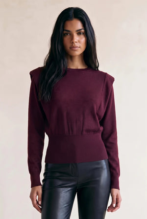 Women's wine fine-knit jumper with padded shoulders, long sleeves and crew neck